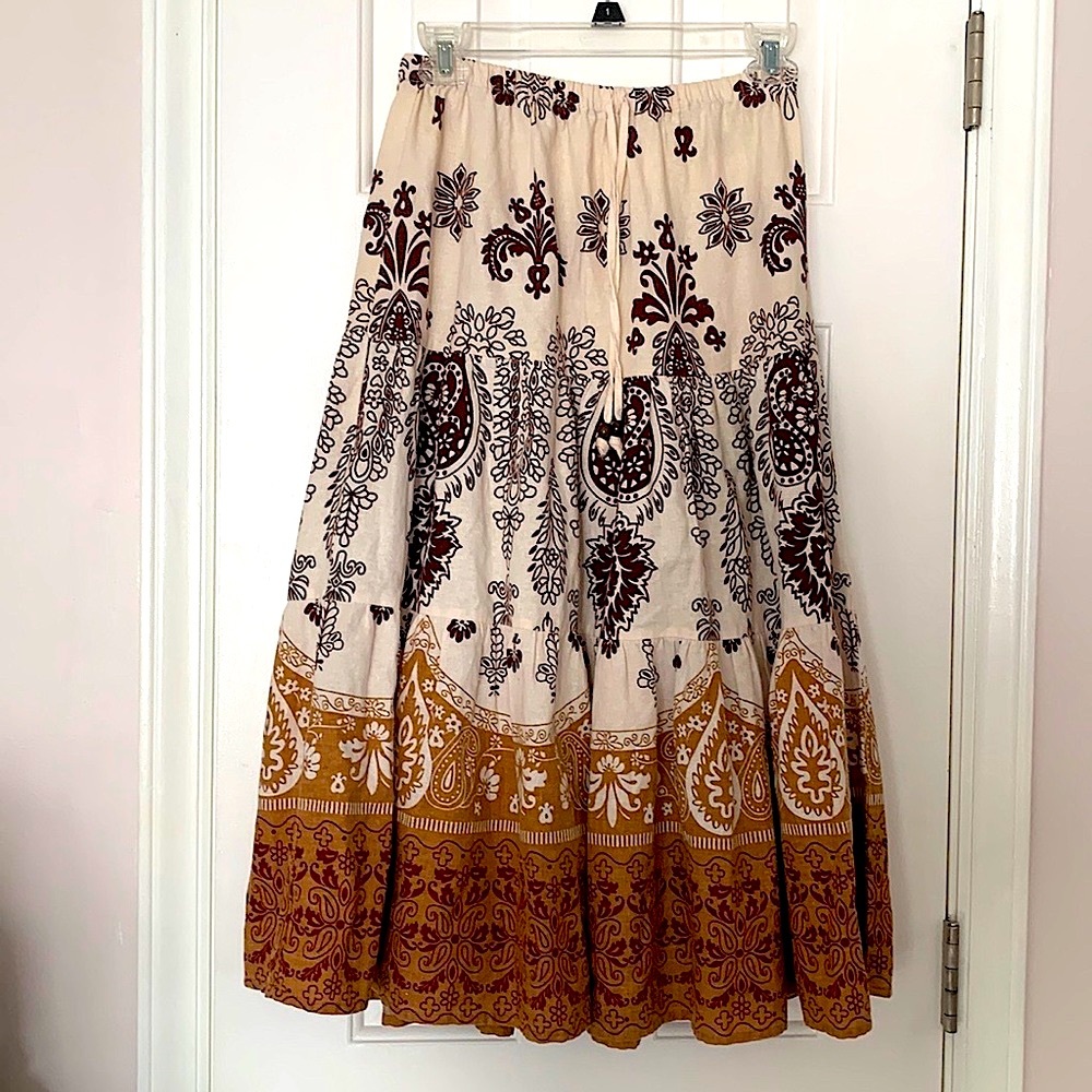 Bo-Ho skirt Beautiful Linen/Cotton Brown skirt with designs size Small/Petite